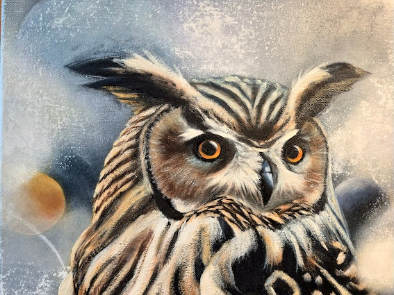 Silent Clarity – close-up detail of the owl's face with piercing amber eyes against a misty grey background, original painting by Annikaprana
